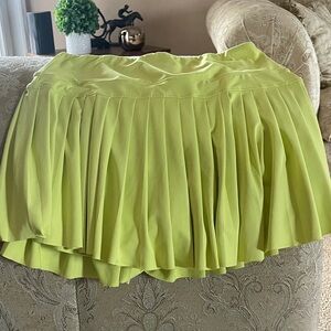 Kyodan Neon highlighter yellow/green Pleated tennis or pickleball skort medium